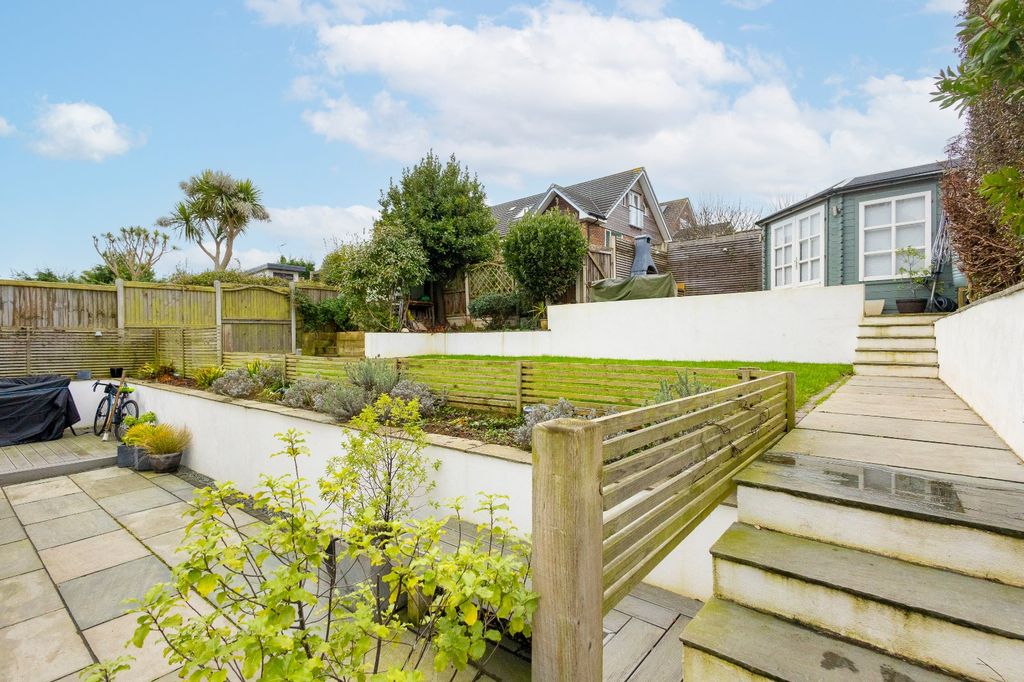 Property photo 2 of 22 Private Garden