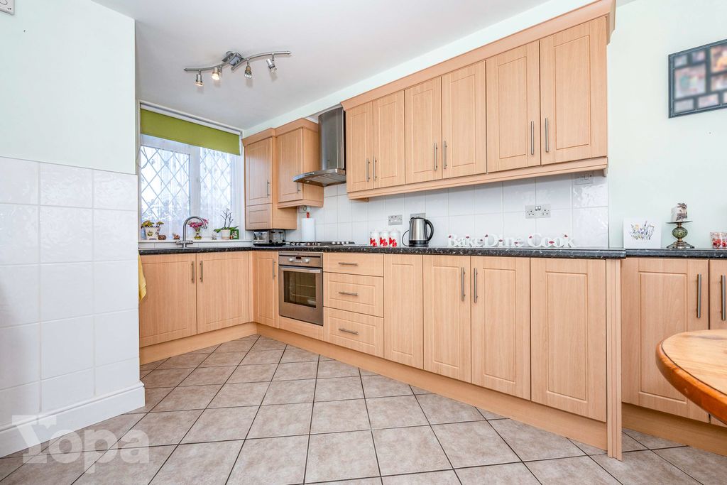 Property photo 3 of 19 Photo #3