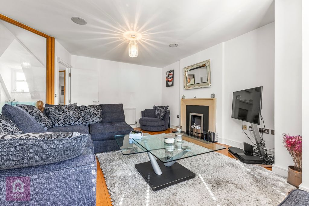 Property photo 3 of 24 Picture No. 03