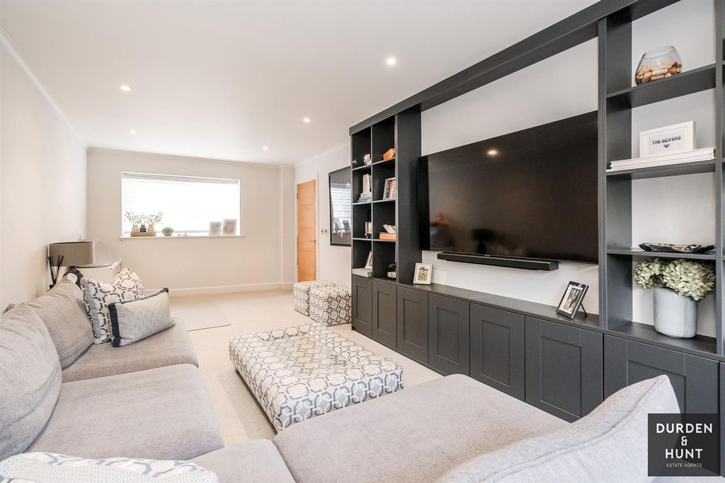 Property photo 3 of 31 Park View-27.Jpg