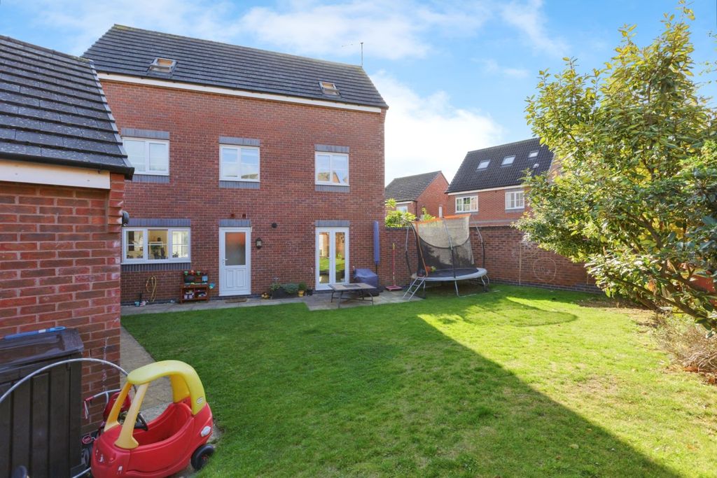 Property photo 2 of 14