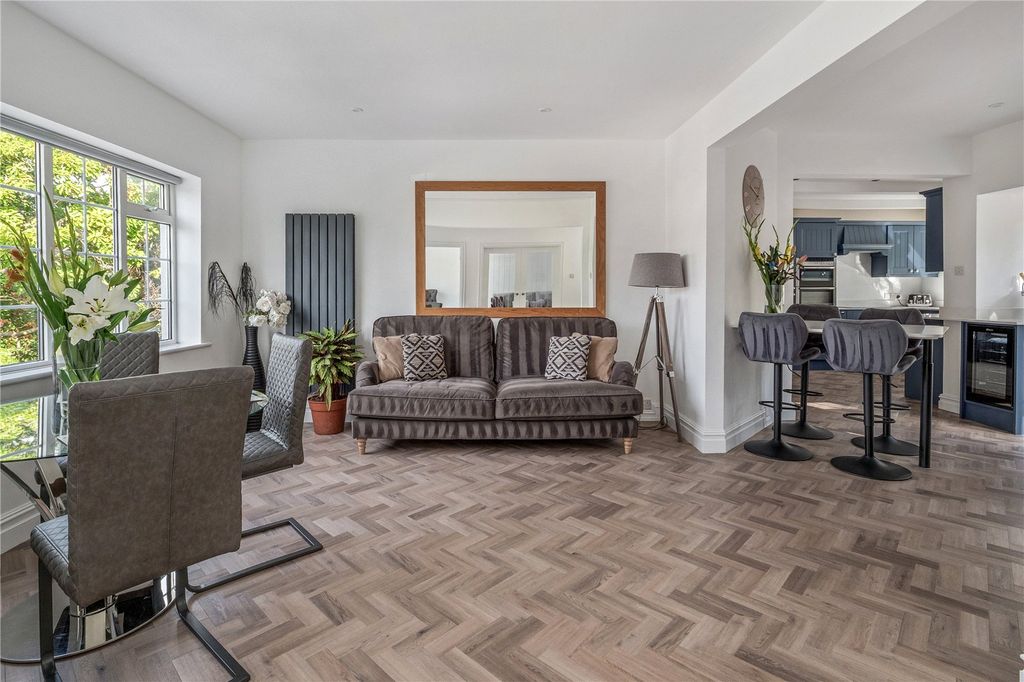 Property photo 2 of 18 Breakfast Room