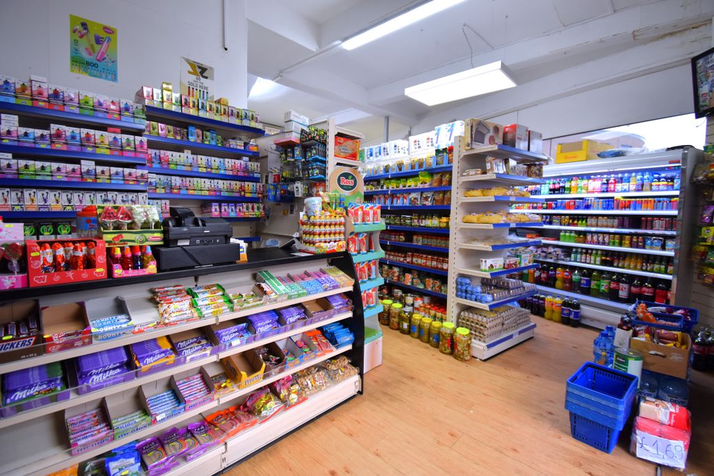 Property photo 3 of 9 Shop1Entrance2