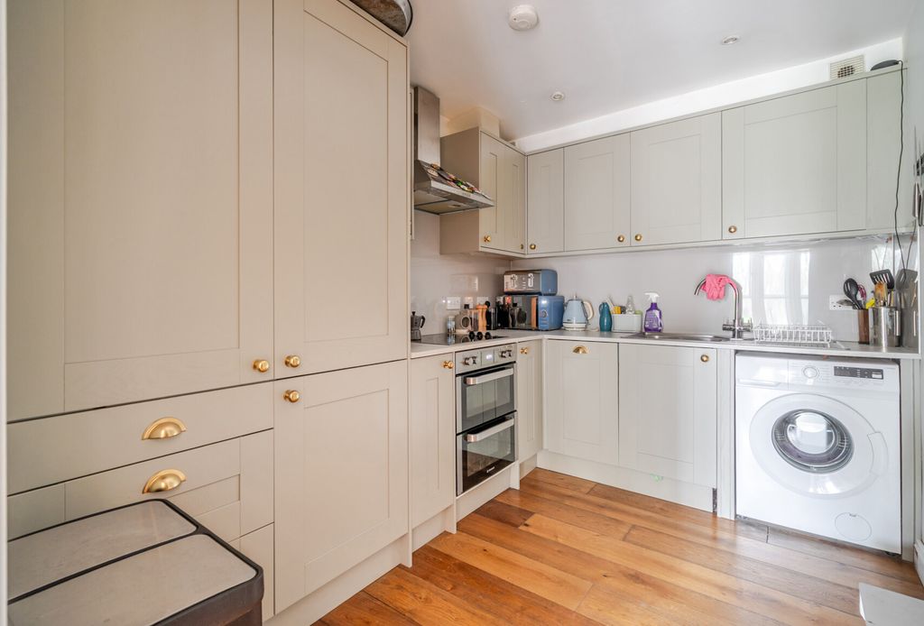 Property photo 2 of 11 1402750-4-6970Bb1...