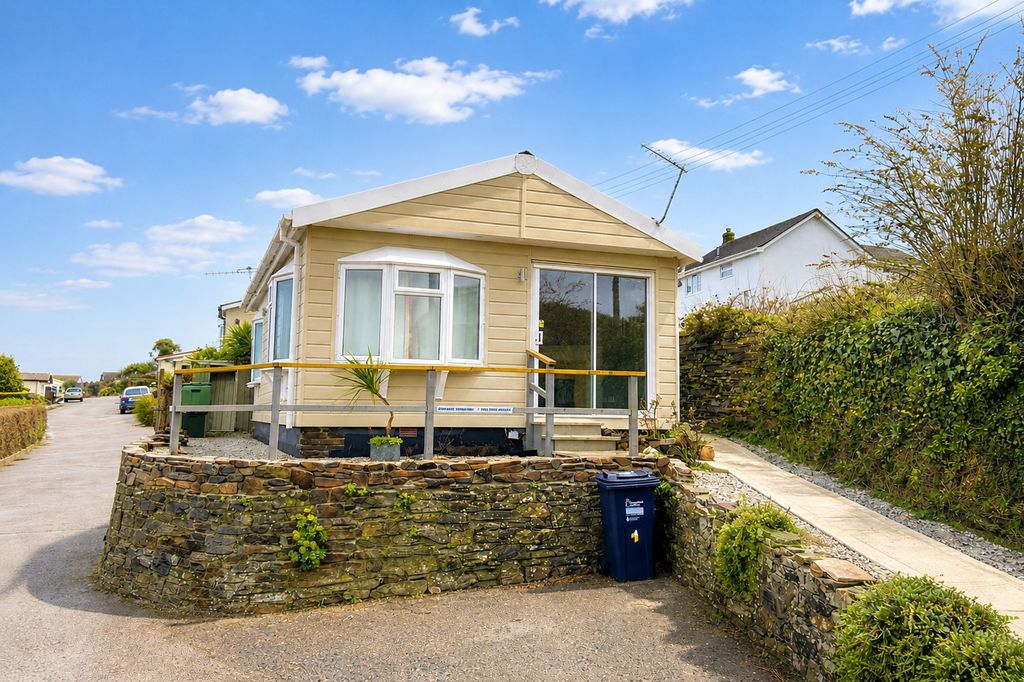 Property photo 1 of 14 External