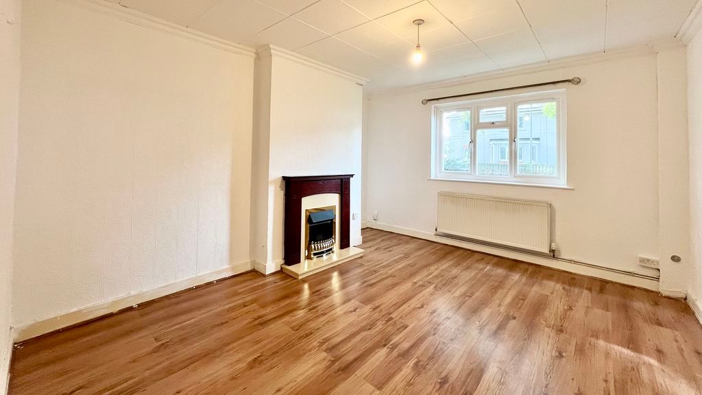 Property photo 3 of 11 Photo 9