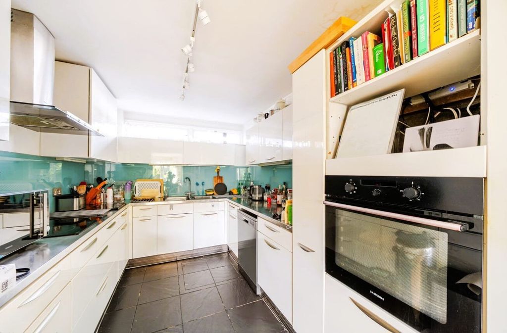 Property photo 3 of 14 Picture No. 35