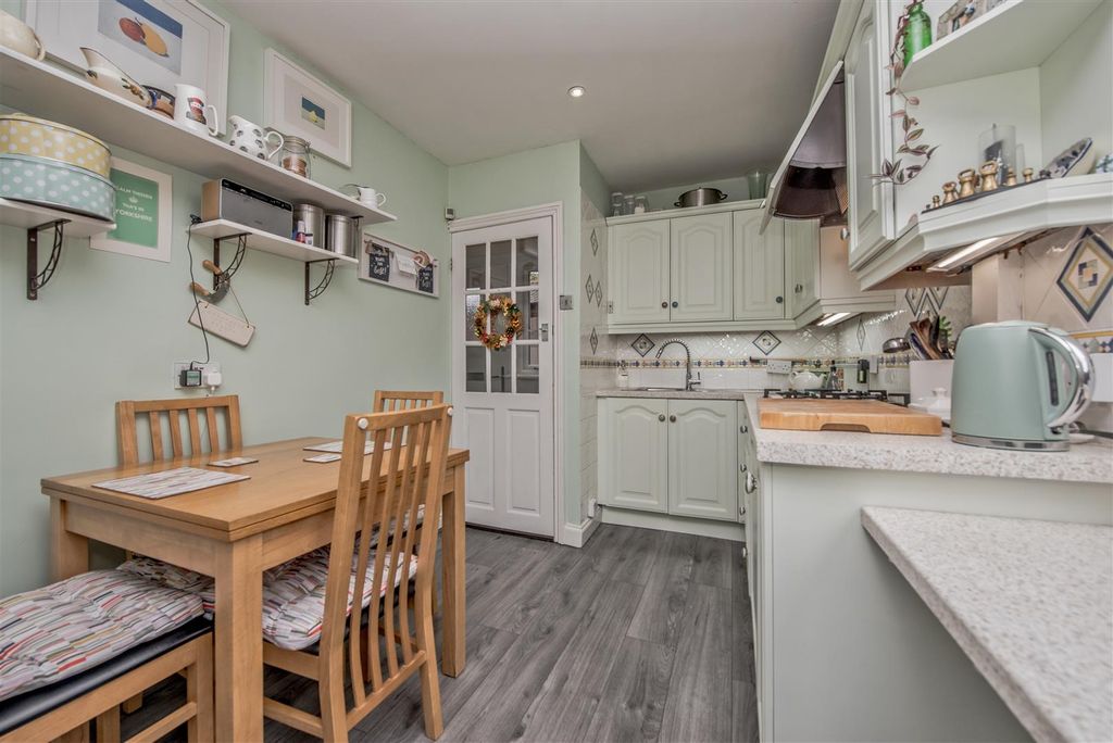 Property photo 3 of 18 Fitted Dining Kitchen: