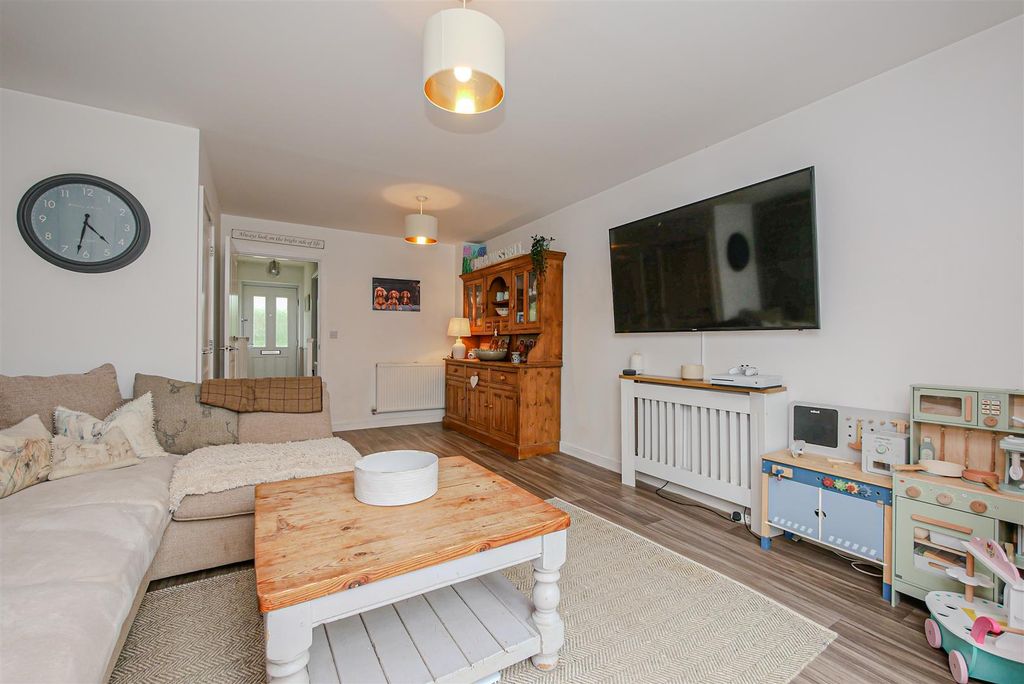 Property photo 3 of 12 Living/Dining Room