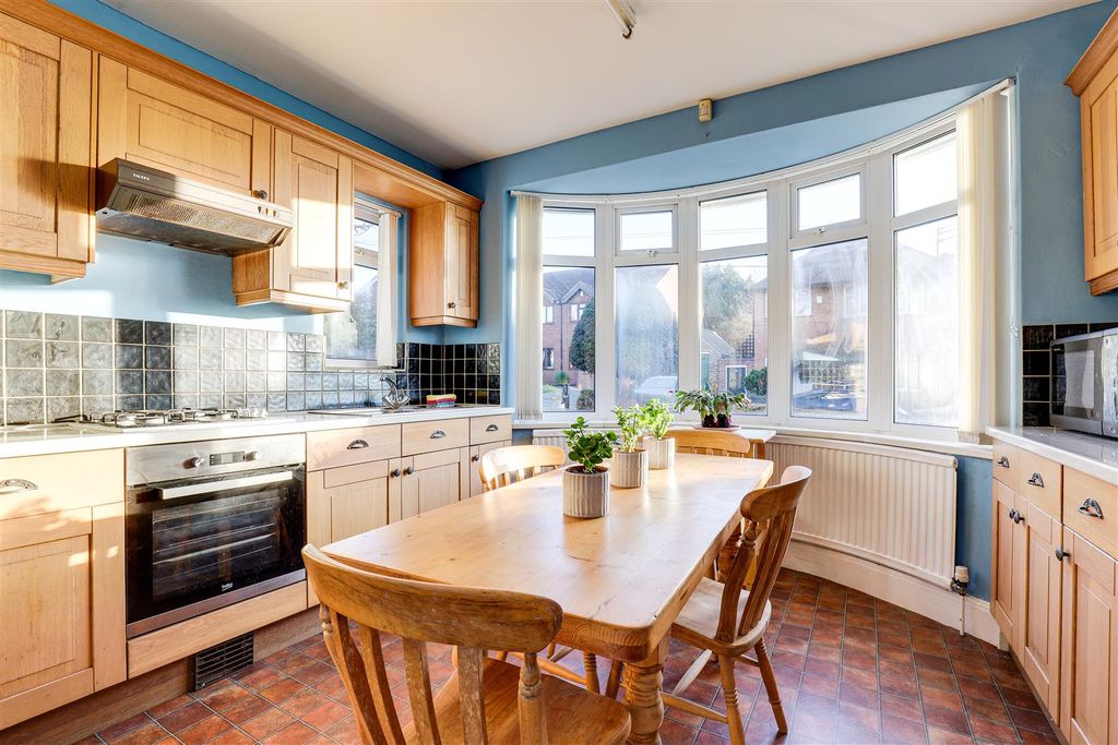 Property photo 3 of 28 Img_8824-Img_8828.Jpg