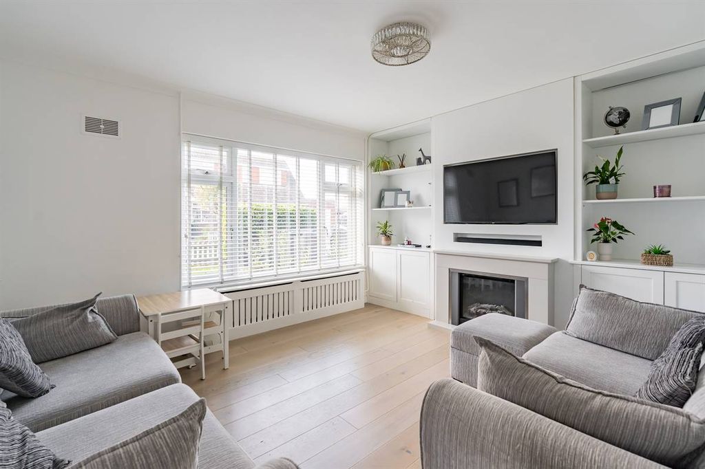 Property photo 2 of 24