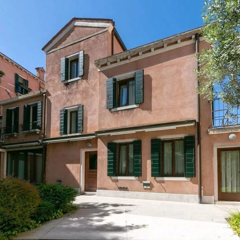 Property photo 1 of 20 Charming Villa In Venice, Veneto