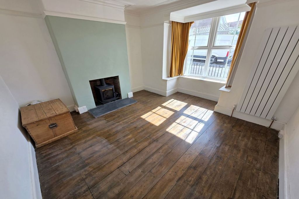 Property photo 3 of 16