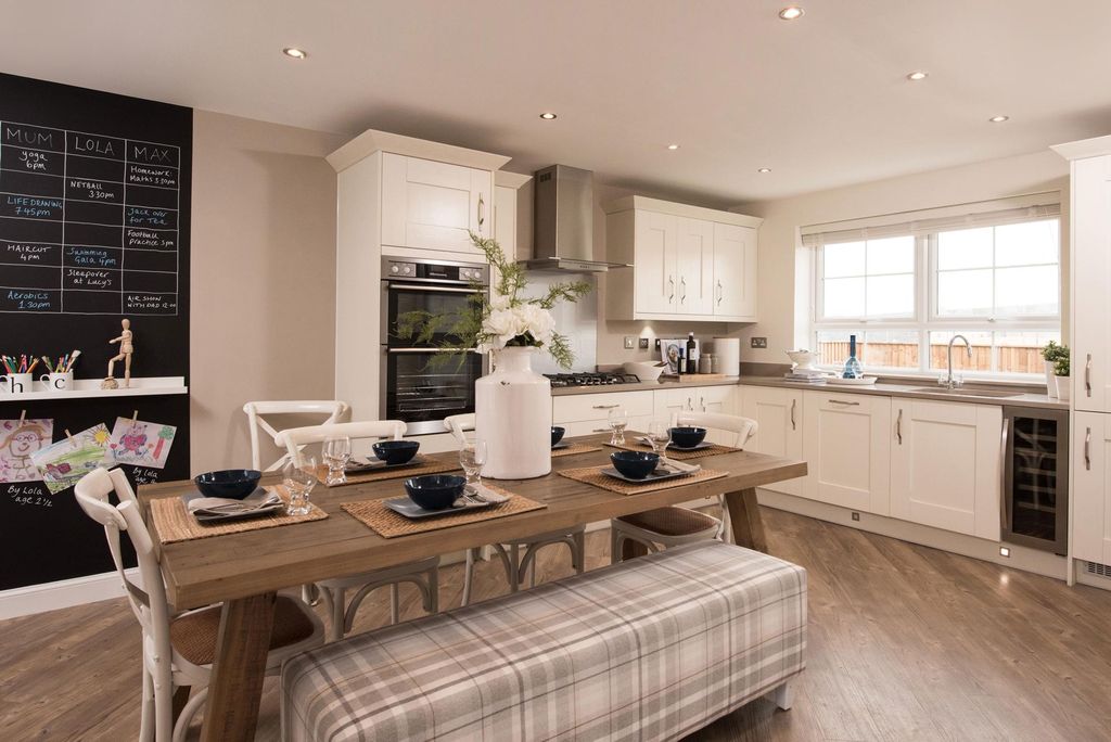 Property photo 2 of 7 Dining Kitchen