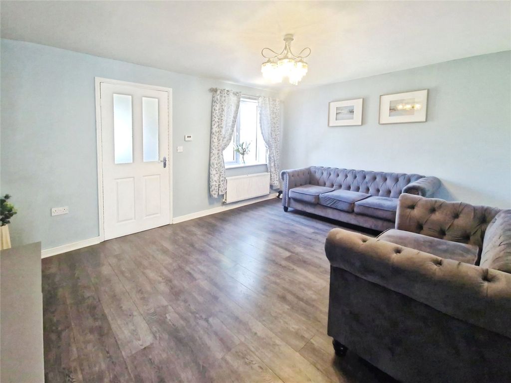 Property photo 2 of 23 Picture No. 34