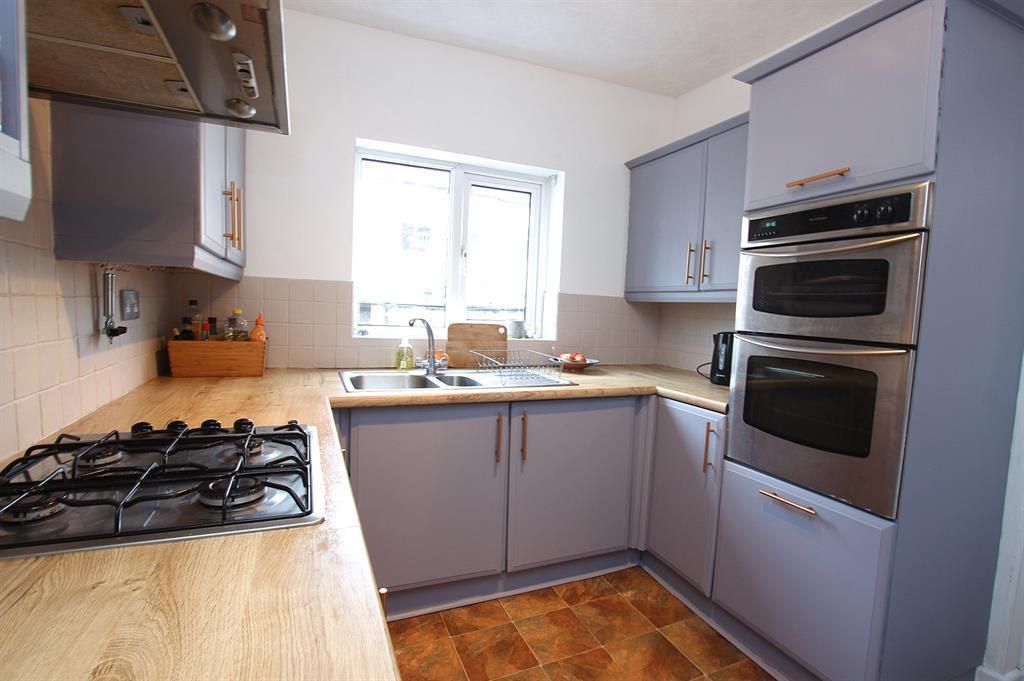 Property photo 2 of 20