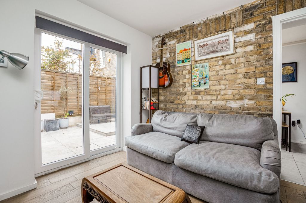 Property photo 3 of 9