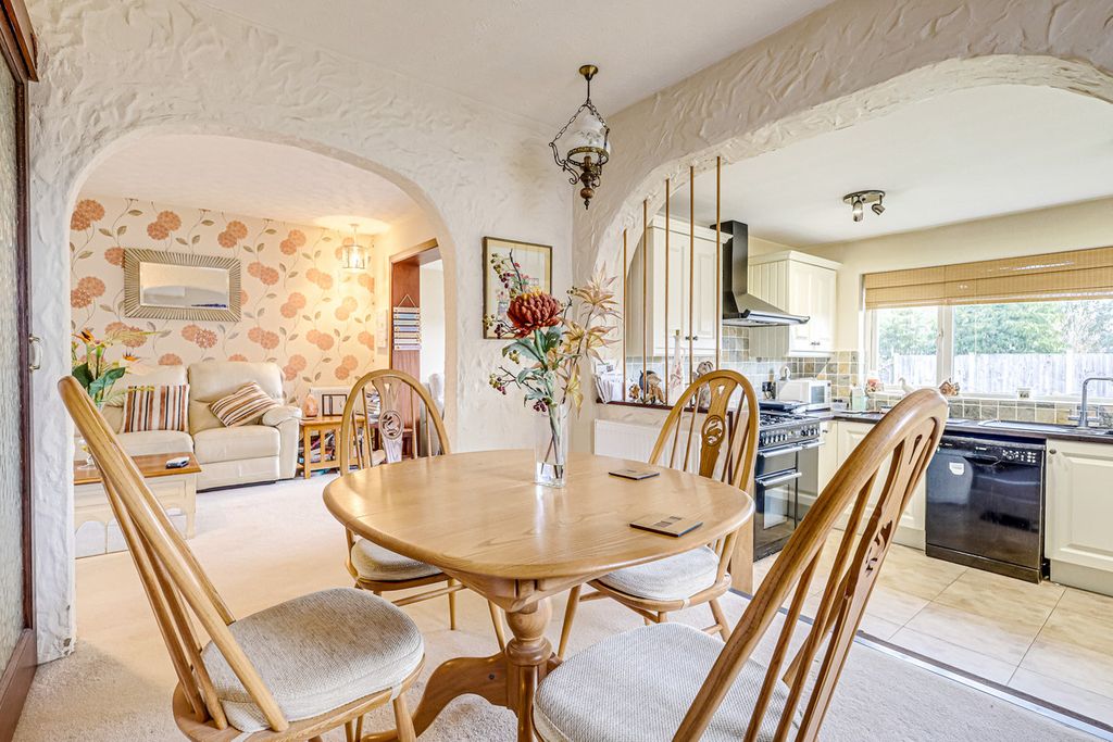 Property photo 2 of 30