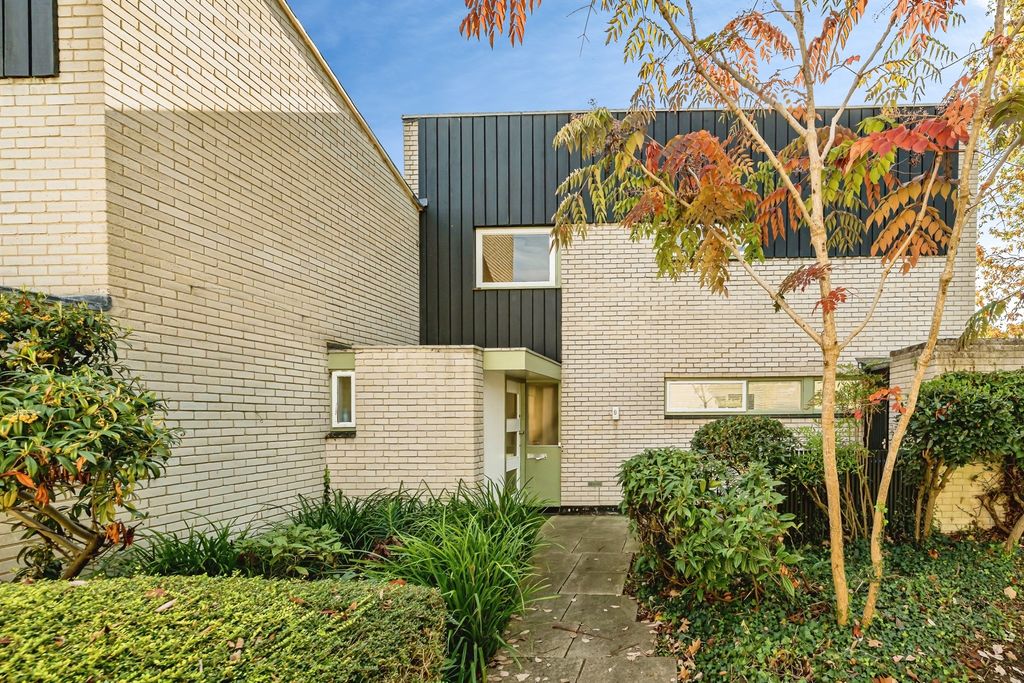 Property photo 1 of 18