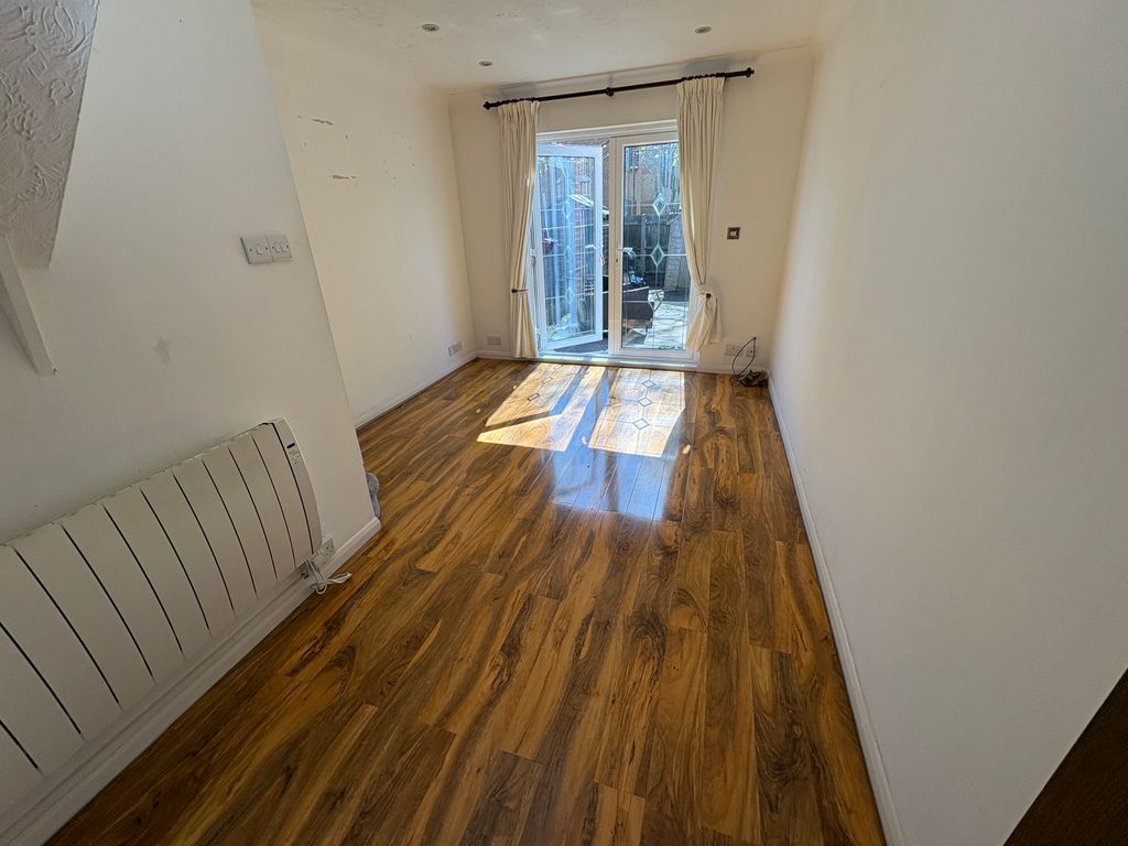 Property photo 2 of 5 Img_7216[1]