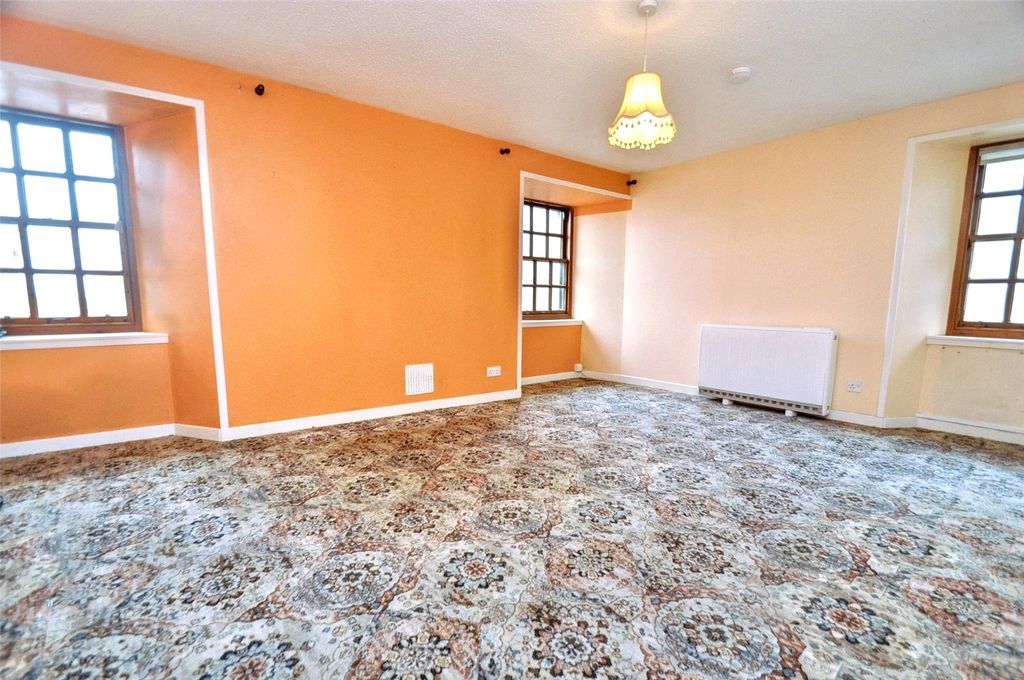 Property photo 3 of 18 Living Room
