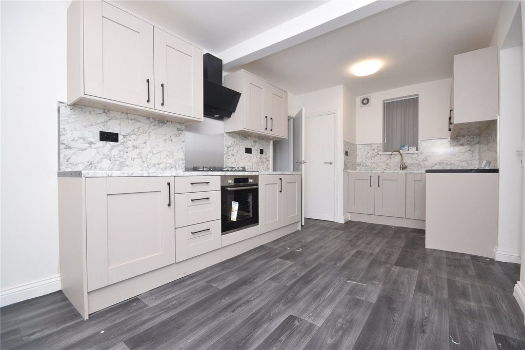 Property photo 3 of 9 Picture No. 08