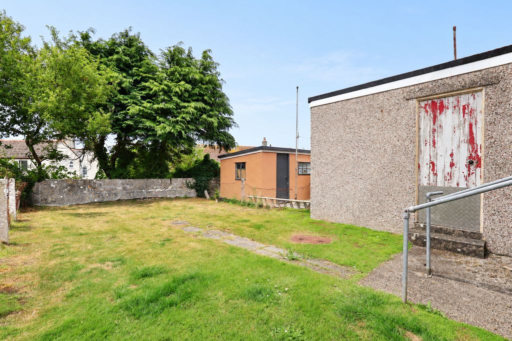 Property photo 2 of 17 External