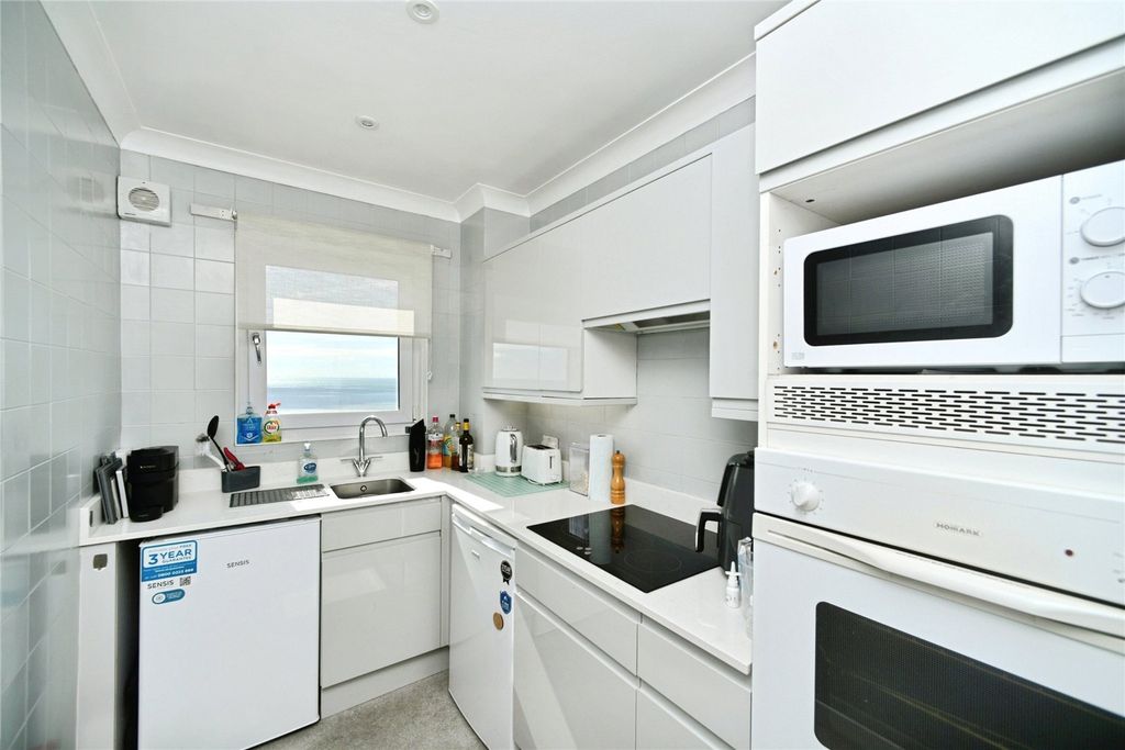 Property photo 3 of 12 Kitchen