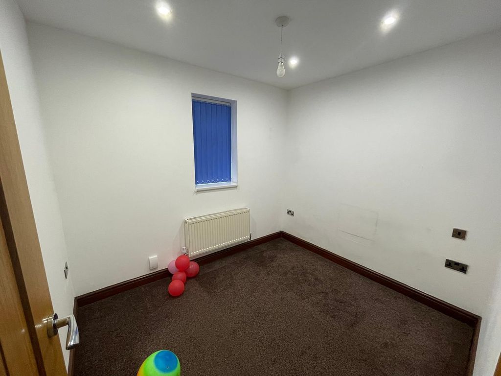 Property photo 1 of 4