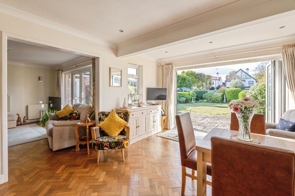 Property photo 2 of 17 Diner