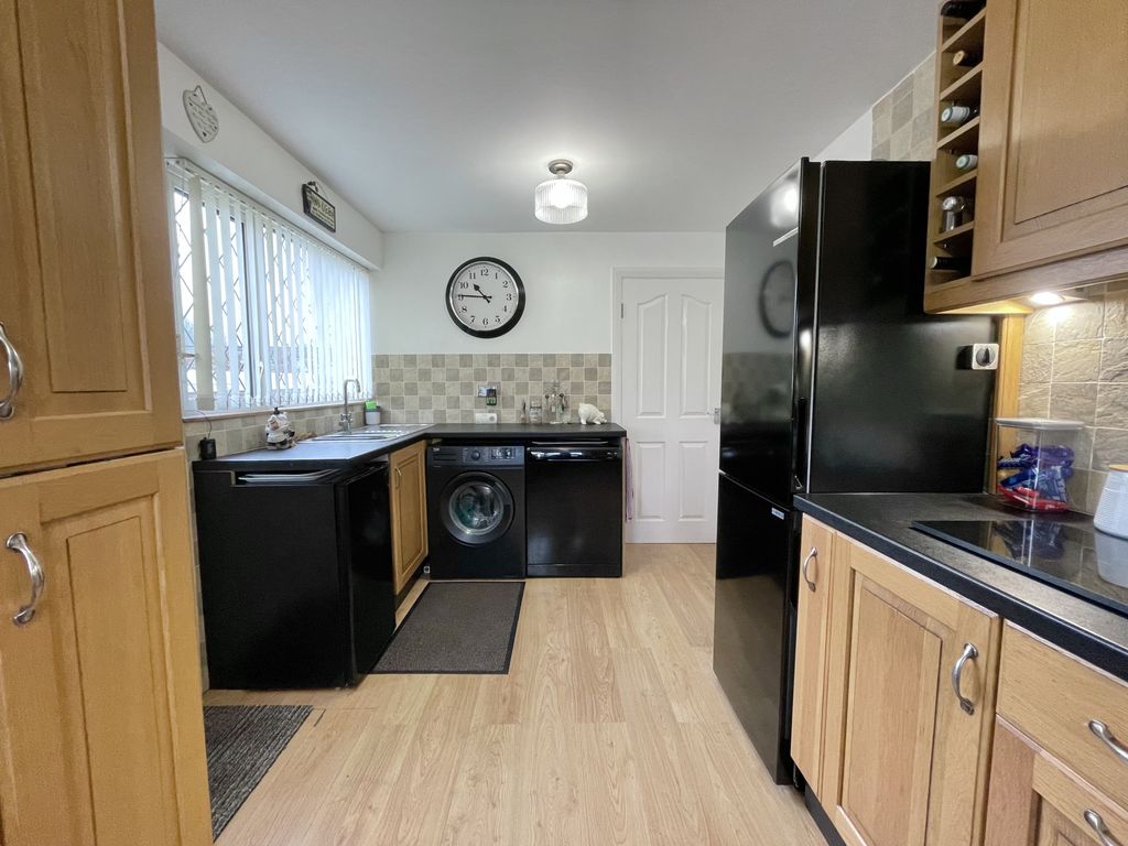 Property photo 2 of 26