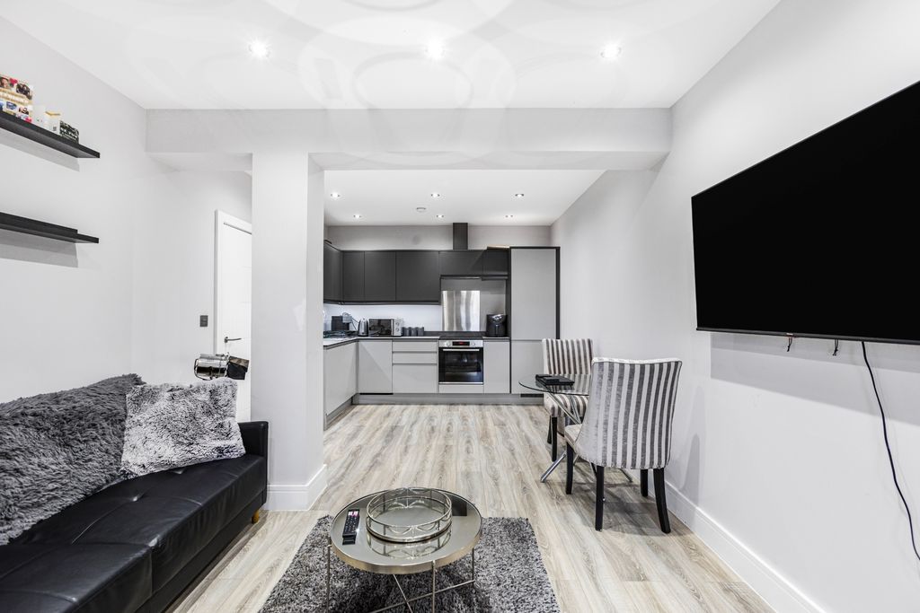 Property photo 2 of 10 Photo 8