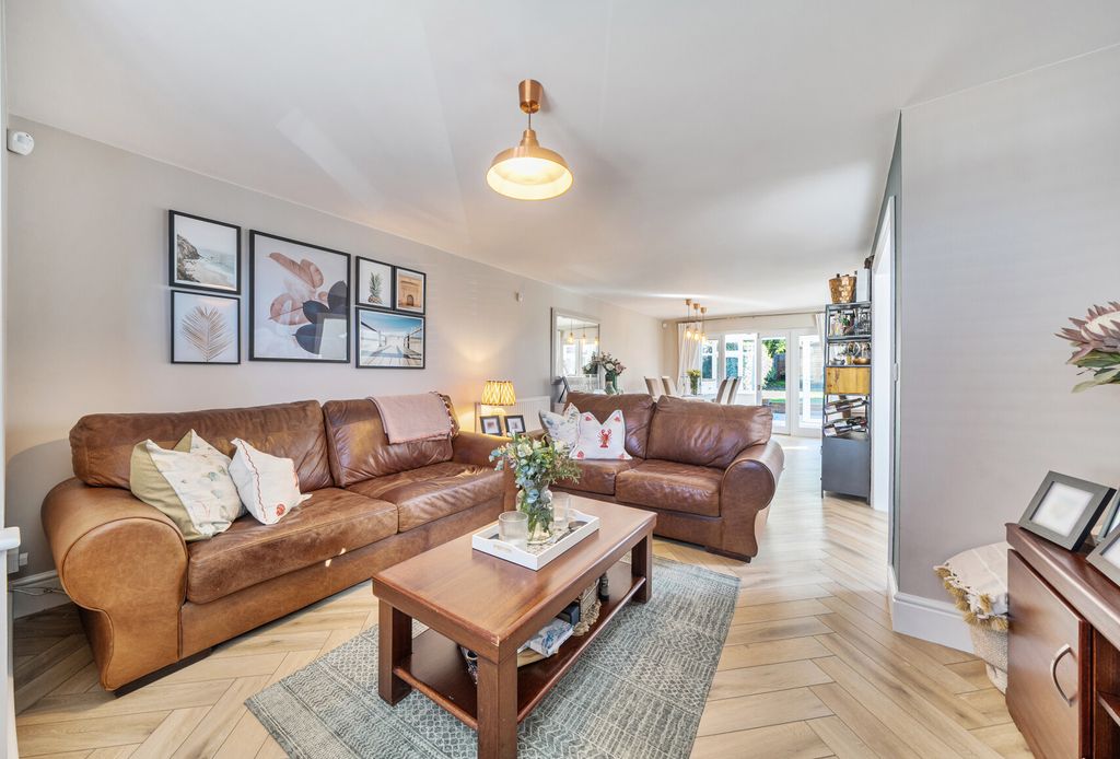 Property photo 2 of 21 1523745-21-6Ab1Ae...
