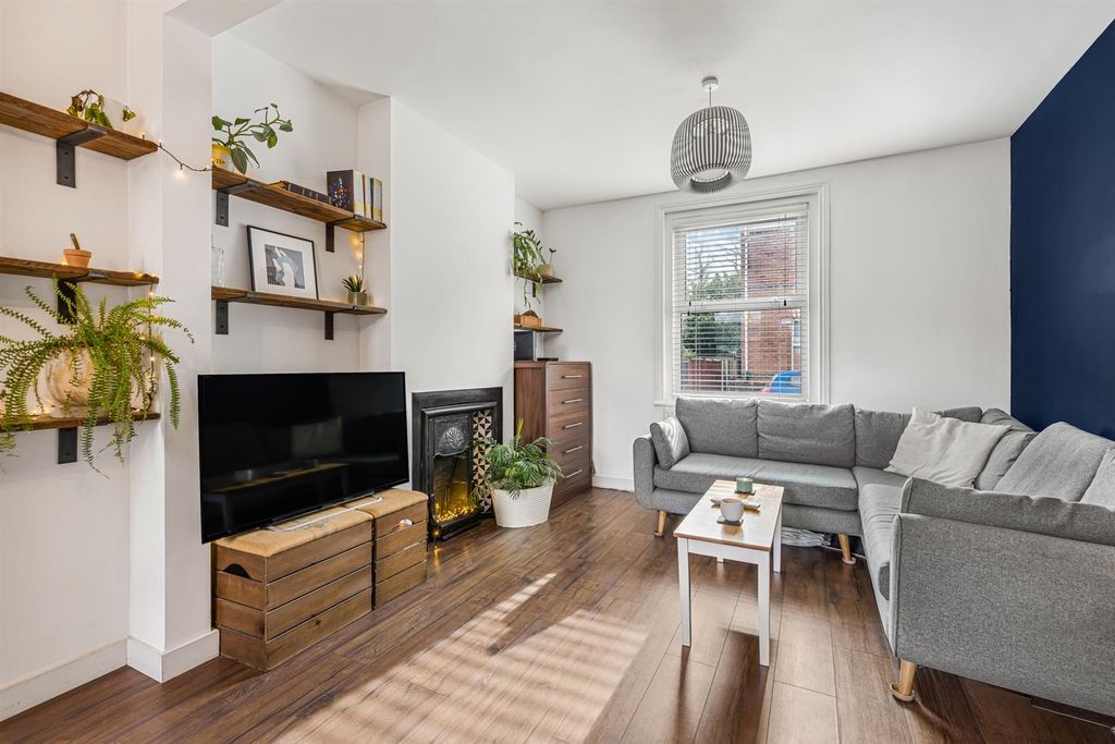 Property photo 2 of 17 64 Winstonian Rd-2.Jpg