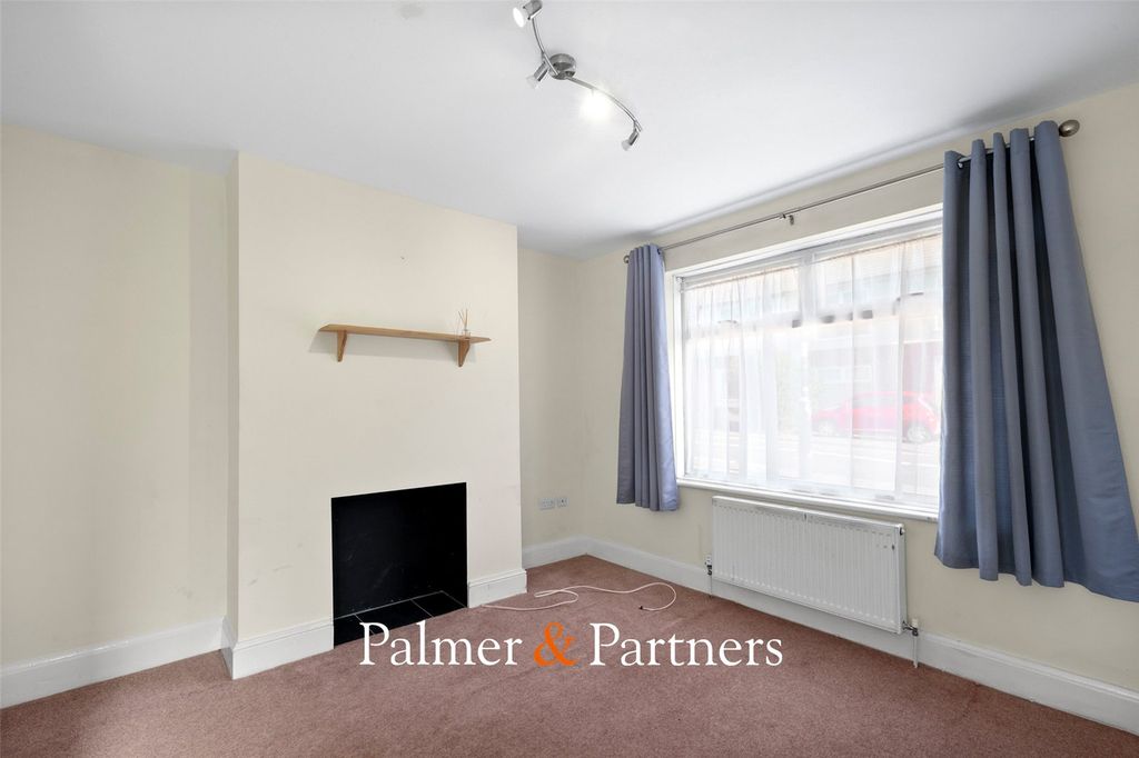 Property photo 3 of 15 Picture No. 18