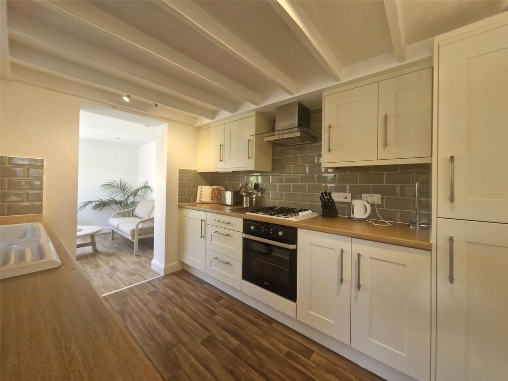 Property photo 2 of 19 Picture No. 22