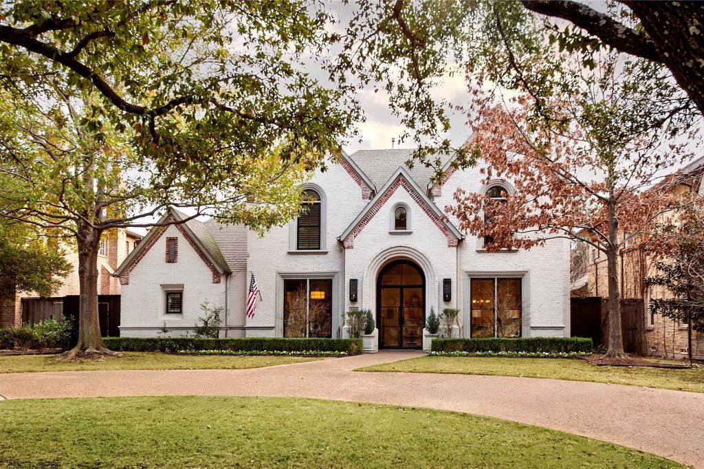 Property photo 1 of 23