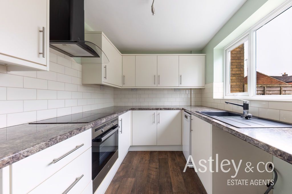 Property photo 2 of 13 Kitchen