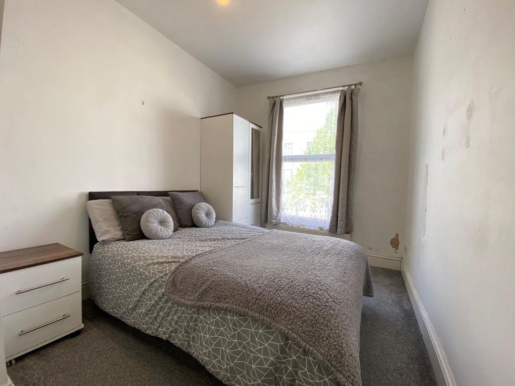 Property photo 2 of 5 Photo