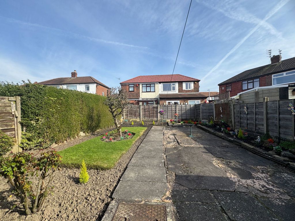 Property photo 2 of 21