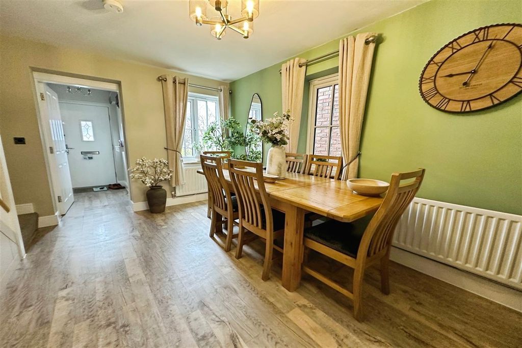Property photo 3 of 15 Dining Room