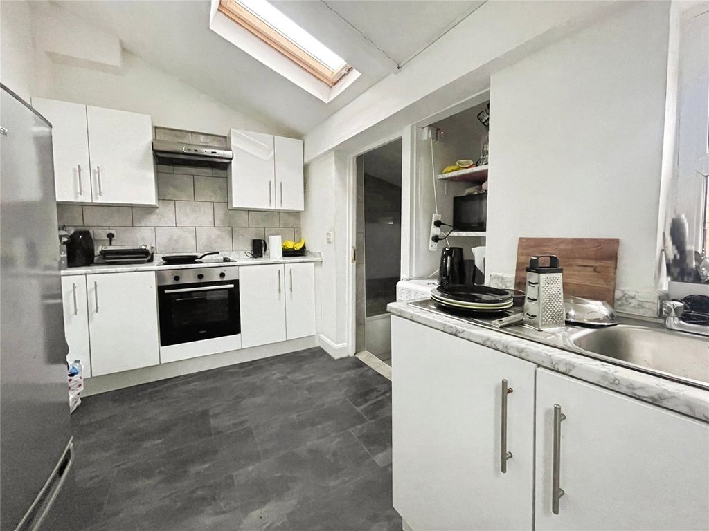 Property photo 2 of 8 Picture No. 13