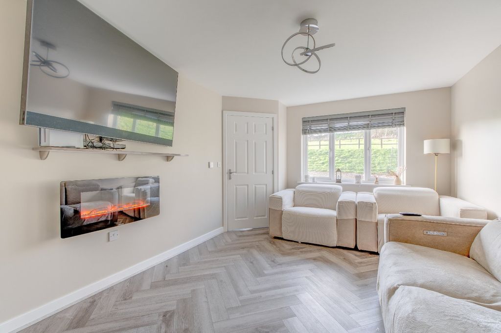 Property photo 2 of 18 Picture No. 17