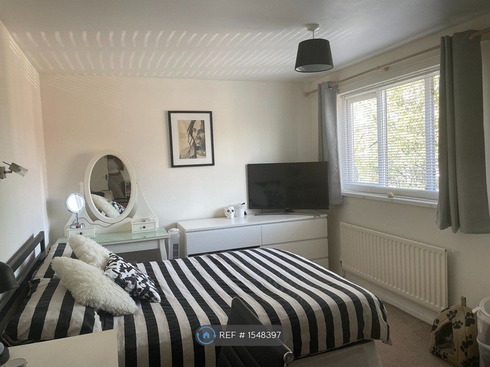 Property photo 3 of 6 Master Bedroom 1