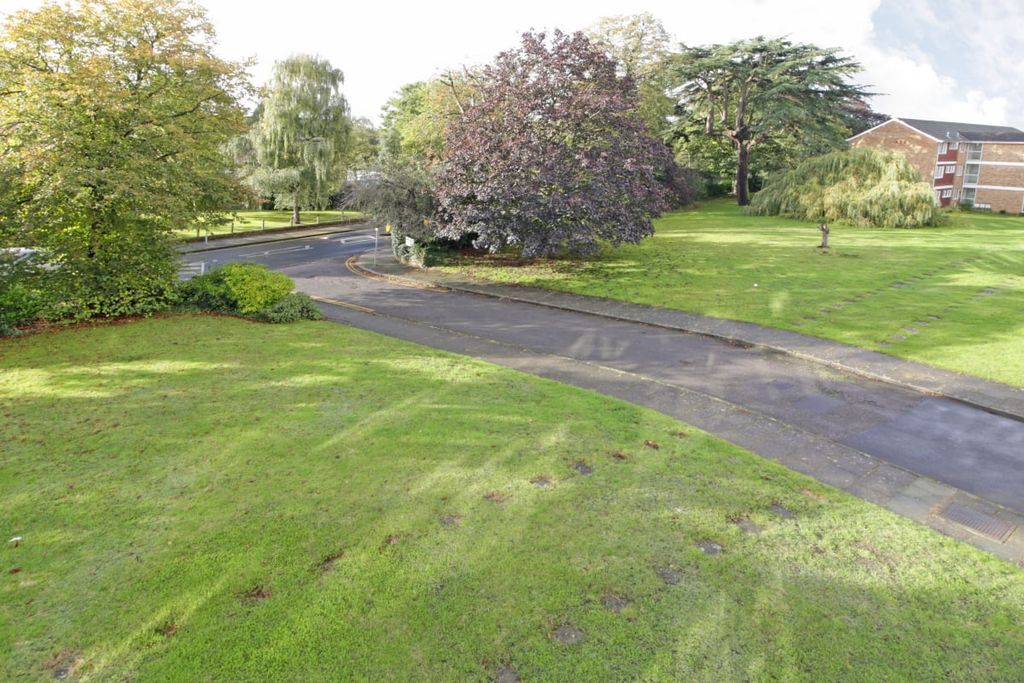 Property photo 2 of 8