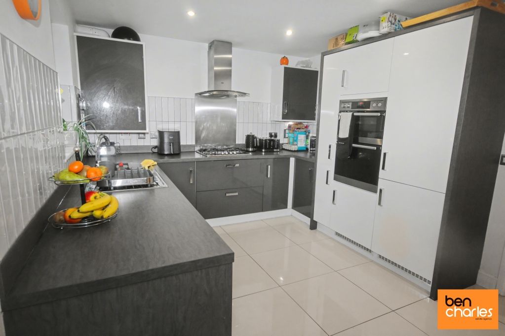 Property photo 2 of 14 Picture No. 40