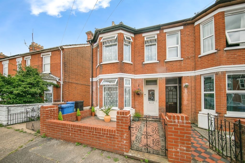 Property photo 1 of 17