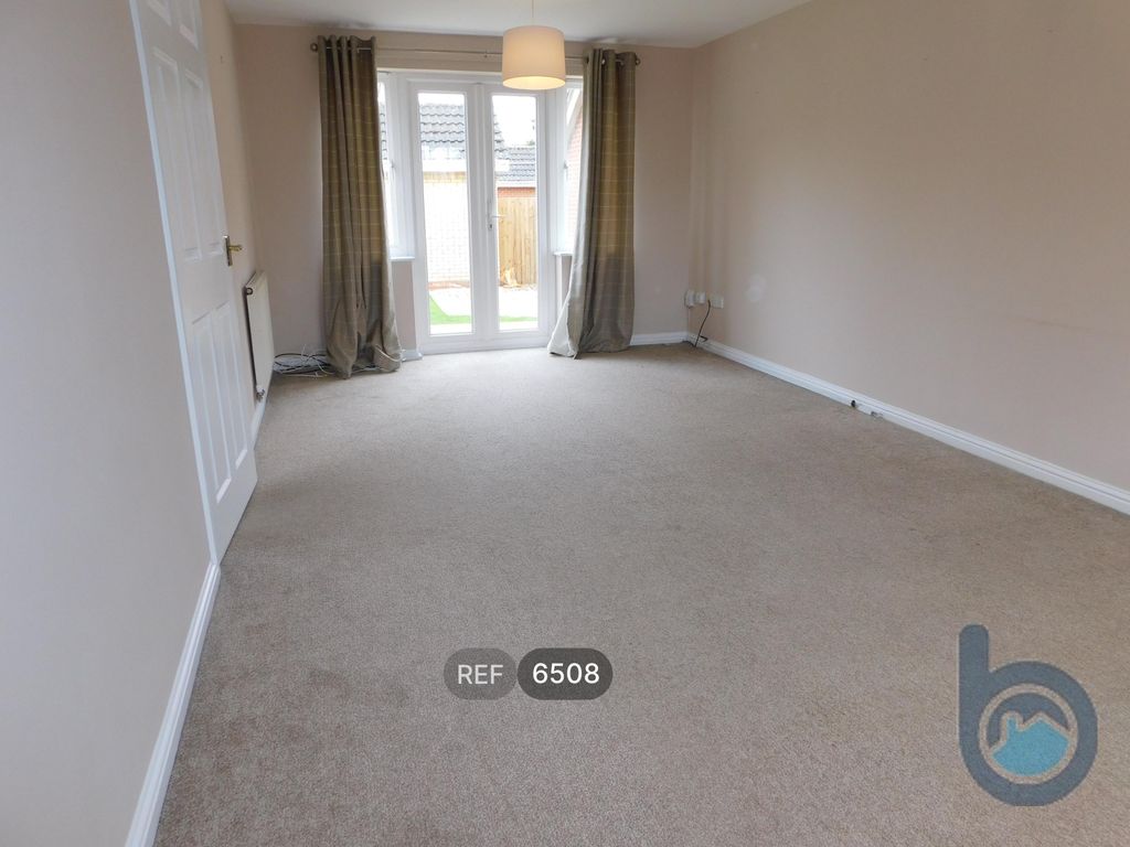 Property photo 3 of 30 Living Room