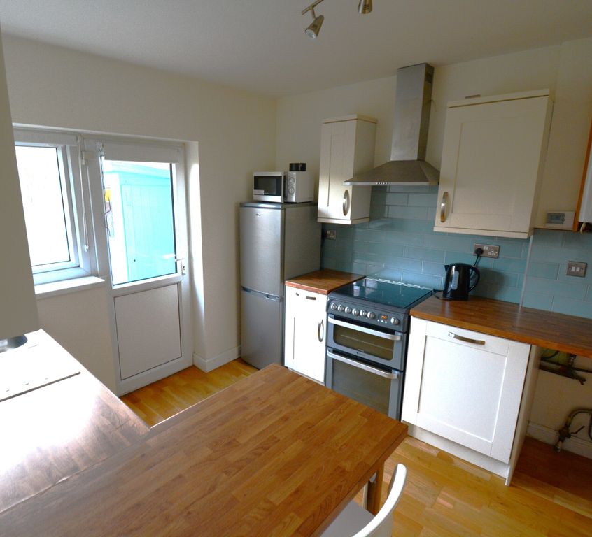 Property photo 3 of 11 Kitchen 2.Jpg