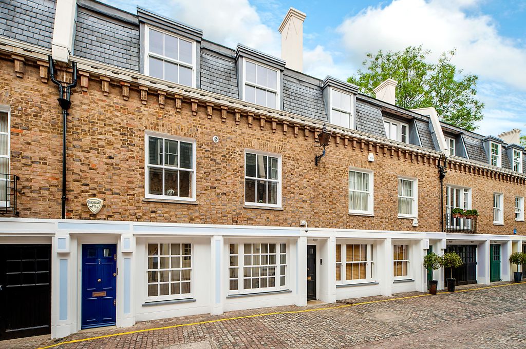 Property photo 1 of 5 Redcliffe Mews